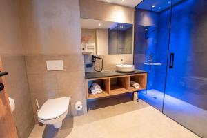 Koupelna v ubytování Filzsteinresort Wohnungen Top 6 + 7 fotografií