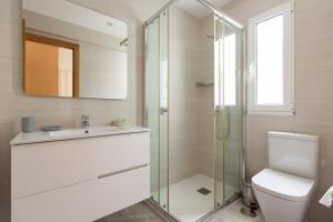 A bathroom at PR La Paz
