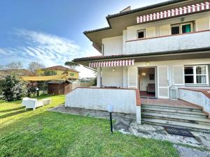 Το κτήριο όπου στεγάζεται  η παραθεριστική κατοικία