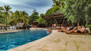 Bazén v ubytování Viajero Tayrona Hostel & Ecohabs nebo v jeho okolí