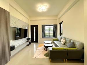 Μια τηλεόραση ή/και κέντρο ψυχαγωγίας στο 彎彎小鷺 宜蘭包棟民宿