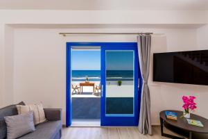 TV a/nebo společenská místnost v ubytování Seaside Serenity House