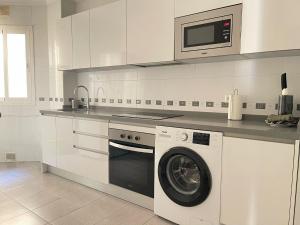 Kuchnia lub aneks kuchenny w obiekcie Central & Beautiful Apartment by DV Properties #P2