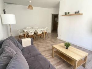Część wypoczynkowa w obiekcie Central & Beautiful Apartment by DV Properties #P2
