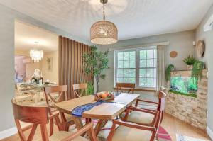 منطقة جلوس في Charming, Restful Getaway