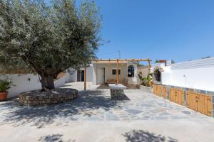Fotografie z fotogalerie ubytování Alamia Suites v destinaci Archangelos + 36 fotografií