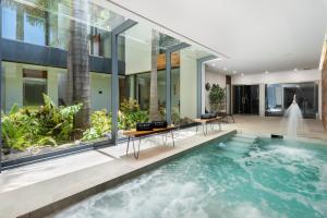 Bazén v ubytovaní KARAT Villa Playa Paraiso alebo v jeho blízkosti