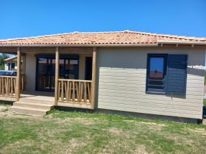 Galeriebild der Unterkunft Chalet dans domaine avec piscine in Marzan + 33 Fotos