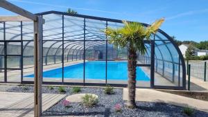 Πισίνα στο ή κοντά στο Chalet dans domaine avec piscine