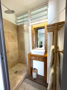 Un baño de Appartement contemporain vue marina
