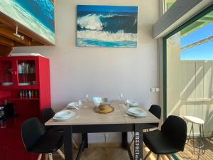 Χώρος καθιστικού στο Charmant appartement vue océan 6p