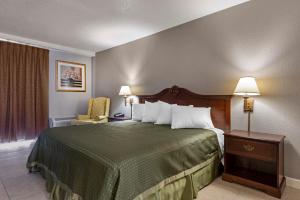 صورة لـ Rodeway Inn Clermont North في كليرمون