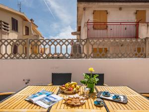 Mâncare la sau în apropiere de acest apartament