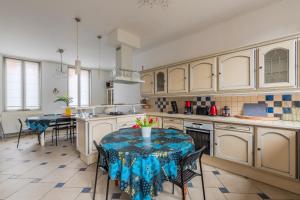 Kuchyň nebo kuchyňský kout v ubytování Douai house