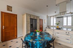 Kuchyň nebo kuchyňský kout v ubytování Douai house