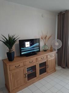 TV a/nebo společenská místnost v ubytování Entre Mer et Corbières + 18 fotografií