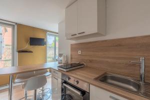 Kuchyň nebo kuchyňský kout v ubytování Douai house