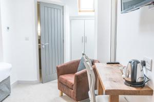 Posezení v ubytování The Redwell Country Inn + 54 fotografií