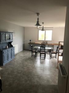 Η κουζίνα ή μικρή κουζίνα στο Chambre