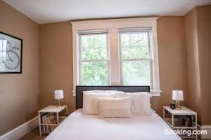 Postel nebo postele na pokoji v ubytování AC 6BR2BA Quiet Island House Near Casinos