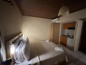 Photo de la galerie de l'établissement Studios Stefania, à Skala Potamias