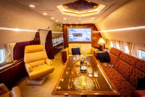 Posezení v ubytování Boeing 727 Airliner Private Jet
