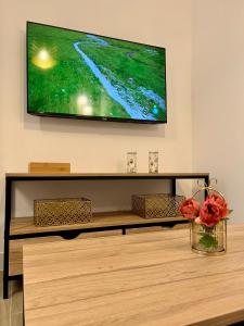 Μια τηλεόραση ή/και κέντρο ψυχαγωγίας στο Piso céntrico helicóptero