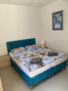 Posteľ alebo postele v izbe v ubytovaní Villa Pina Tisno Apartment Zonsa 2 Pers