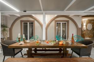 Casa D'Oro Exclusive Villa italokat is kínál