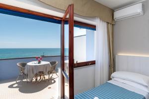 Nespecifikovaný výhled na moře nebo výhled na moře při pohledu z hotelu