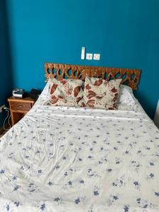 Llit o llits en una habitació de Résidence Vridi Cité