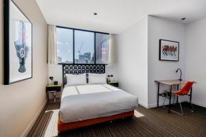 Letto o letti in una camera di The Constance Fortitude Valley