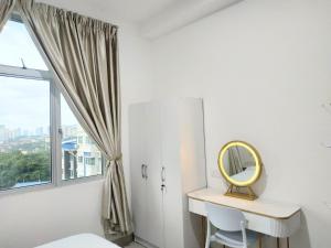 Postel nebo postele na pokoji v ubytování Larkin bus terminal Doraemon Home by YHA + 37 fotografií