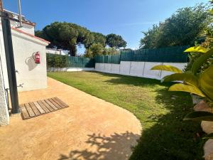 Zahrada ubytování Formentera a la Costa Brava amb BBQ i jardí