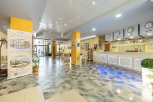 Vstupní hala nebo recepce v ubytování Aphrodite Beach Hotel