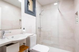 Kúpeľňa v ubytovaní Fira Barcelona Apartment + 27 fotografií