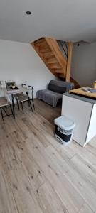 Coin salon dans l'établissement Maison de bourg