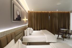 Galeriebild der Unterkunft Hotel Lémore Stay & Dine in Solapur