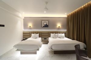 Galeriebild der Unterkunft Hotel Lémore Stay & Dine in Solapur