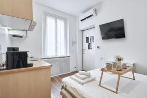 TV a/nebo společenská místnost v ubytování Easylife - Studio a few minutes from Cadorna FS