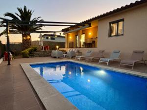 Bazén v ubytování Villas Medes Mar - Plus Costa Brava nebo v jeho okolí