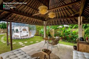 Bubble Hotel Bali Ubud - Adults Only外面的花园