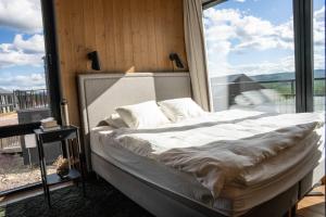 The Riverside Mountain Lodge - 110sqm clam luxury - including bed linens, towels,客房内的一张或多张床位