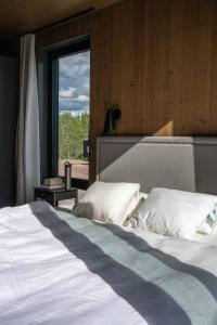 The Riverside Mountain Lodge - 110sqm clam luxury - including bed linens, towels,客房内的一张或多张床位