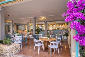 Restaurace v ubytování Sunny Makarska by Valamar