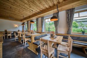 Restaurace v ubytování Platzhirsch Rooms - B&B - SELF CHECK-IN