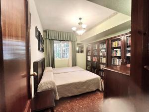 Posteľ alebo postele v izbe v ubytovaní Rentcostadelsol Villa Pinares-Malaga