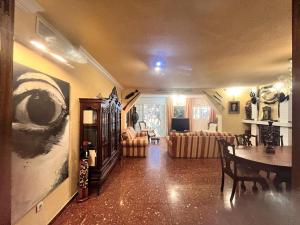 Posedenie v ubytovaní Rentcostadelsol Villa Pinares-Malaga