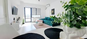 Μια τηλεόραση ή/και κέντρο ψυχαγωγίας στο City View Apartament