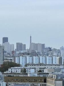 克雷泰伊景观或在公寓看到的城市景观